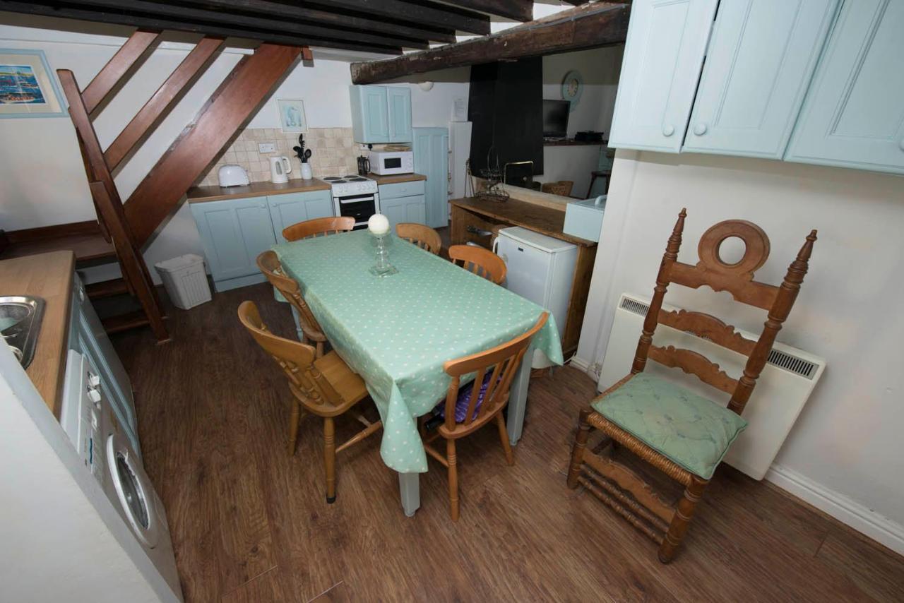 Buttercup Cottage Holt  Bagian luar foto