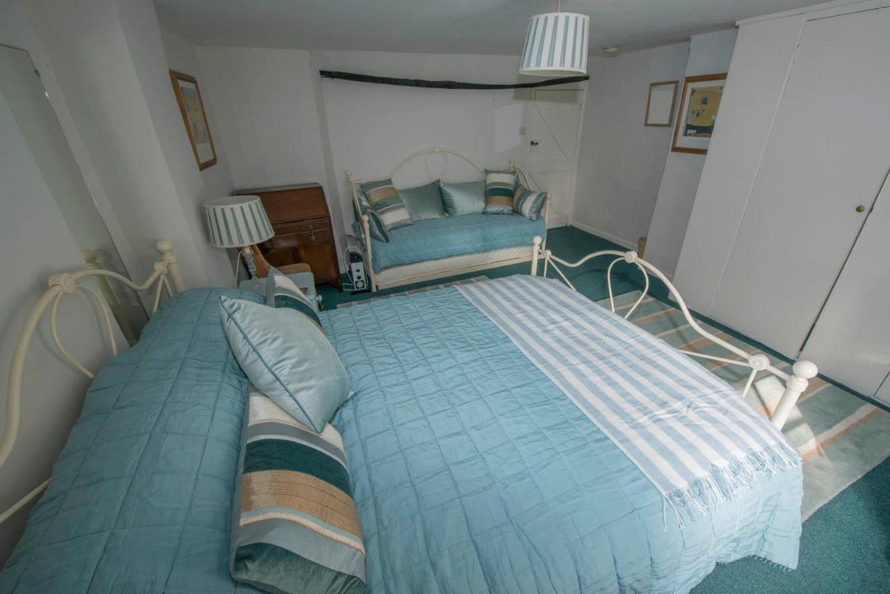 Buttercup Cottage Holt  Bagian luar foto